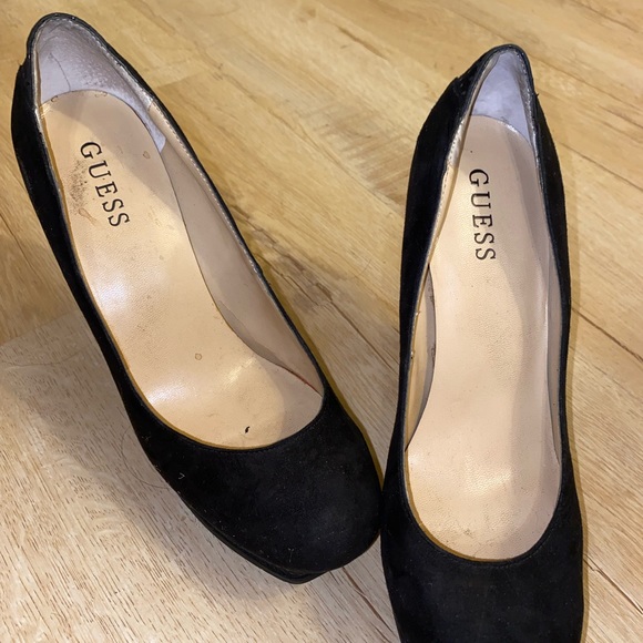 Guess Black Stiletto Round Toe Pumps - Picture 6 of 6